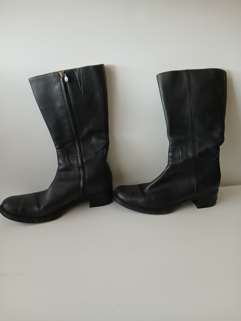 Woman's Black Italian Leather Mid-Calf Zip Boots, 8.5